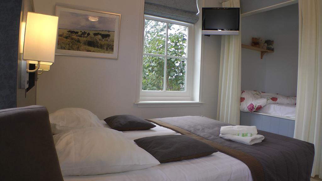 Bed And Breakfast Hoeve Chapeau Katwoude Chambre photo